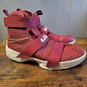 Nike Lebron Soldier 10s